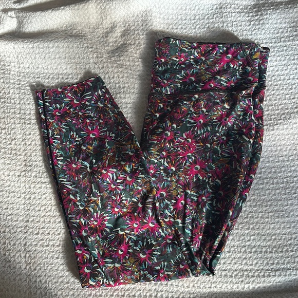 Lu Lu lemon pants - Picture 1 of 6